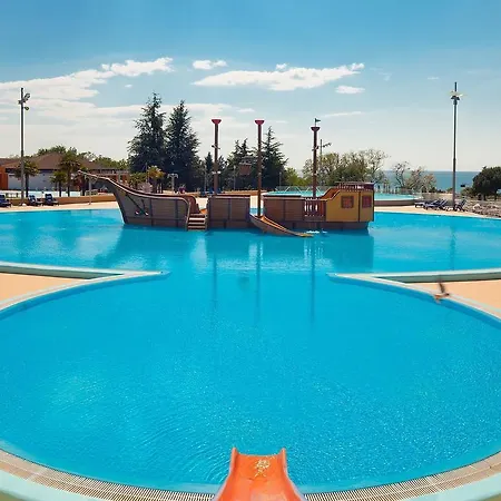Holiday Camping Park Umag.12 Vakantiehuis Umag